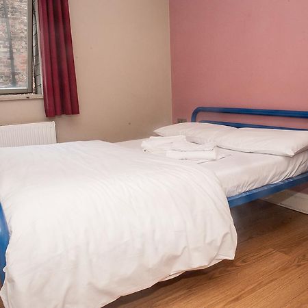 Isaacs Hostel Дъблин Екстериор снимка