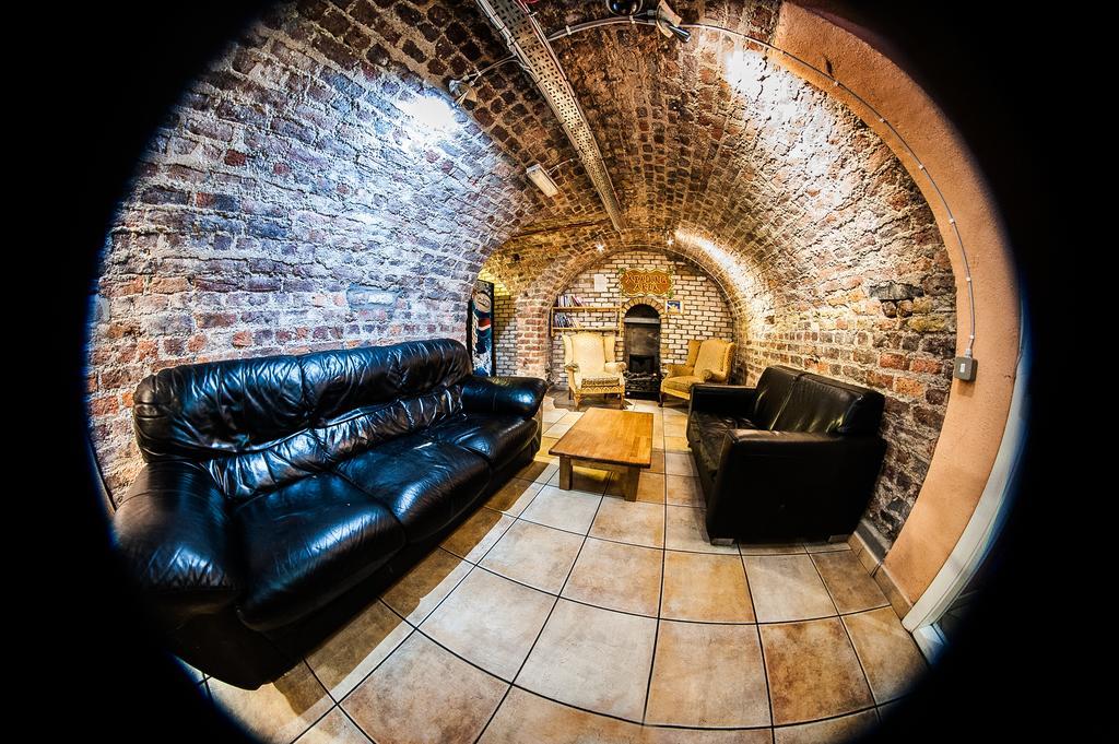 Isaacs Hostel Дъблин Екстериор снимка