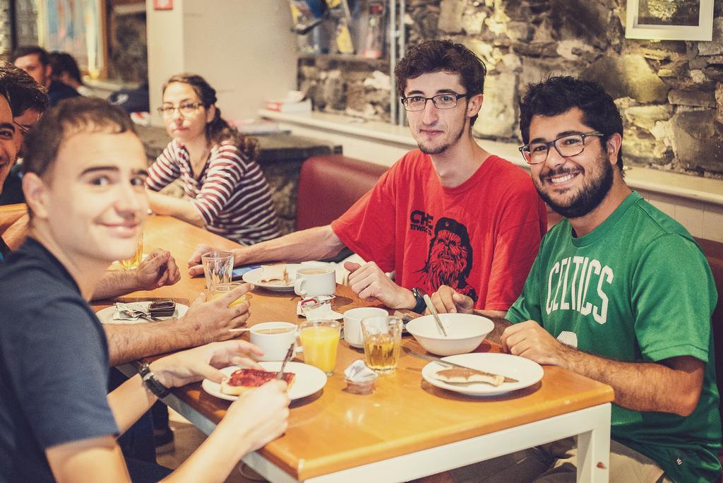 Isaacs Hostel Дъблин Екстериор снимка