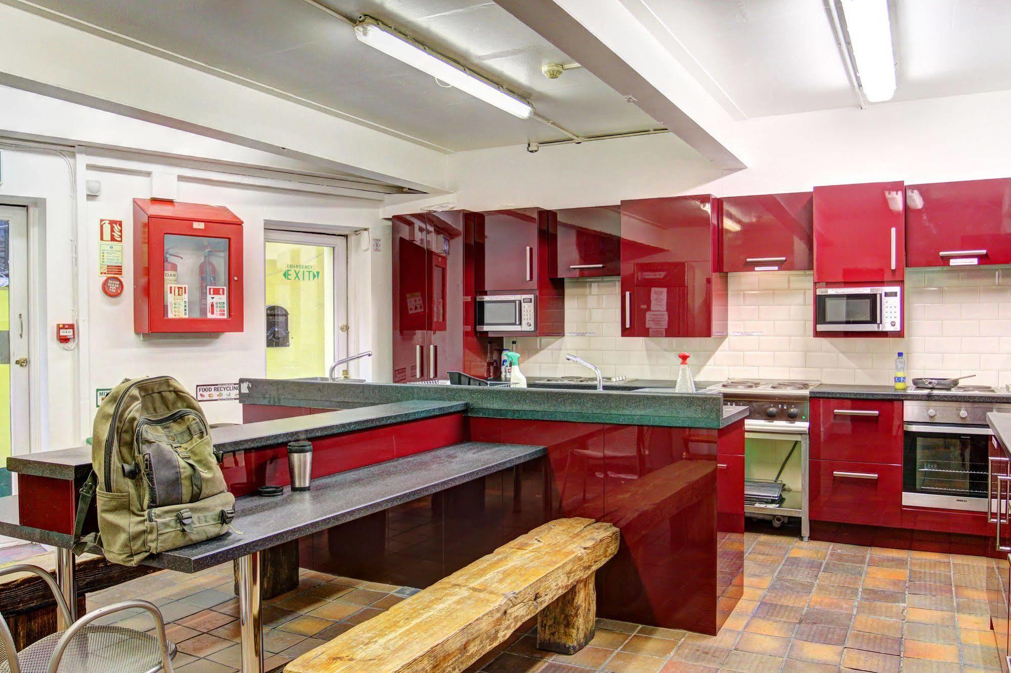 Isaacs Hostel Дъблин Екстериор снимка