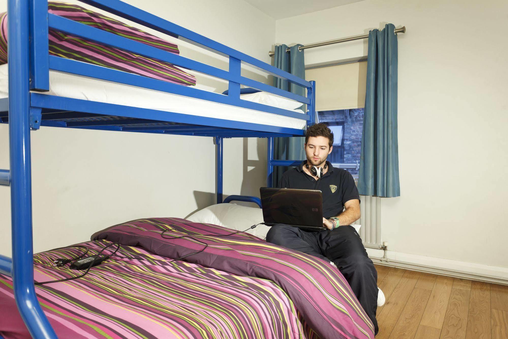 Isaacs Hostel Дъблин Екстериор снимка