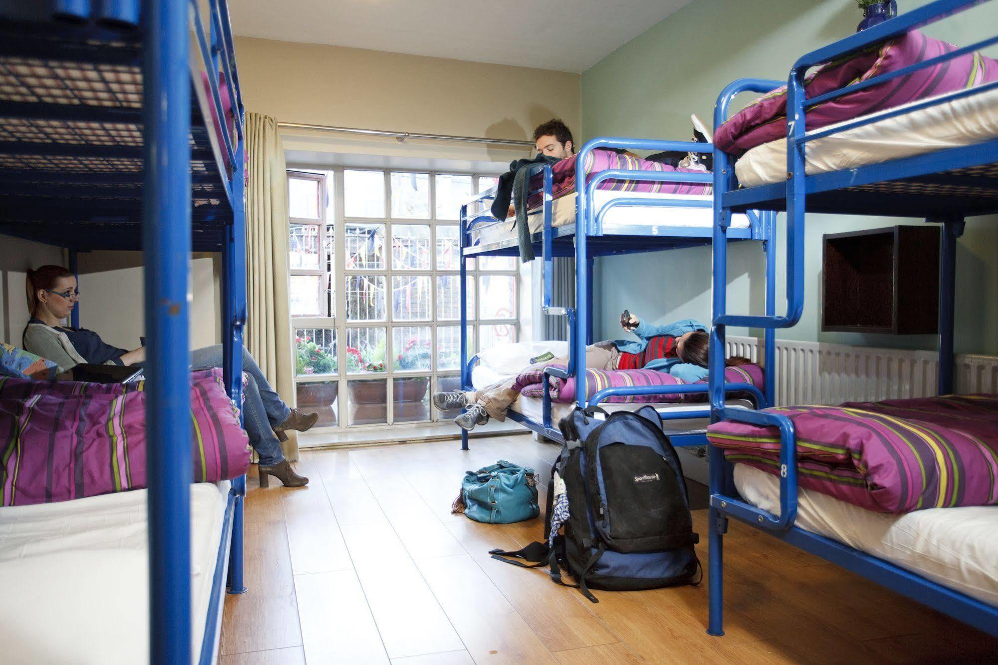 Isaacs Hostel Дъблин Екстериор снимка