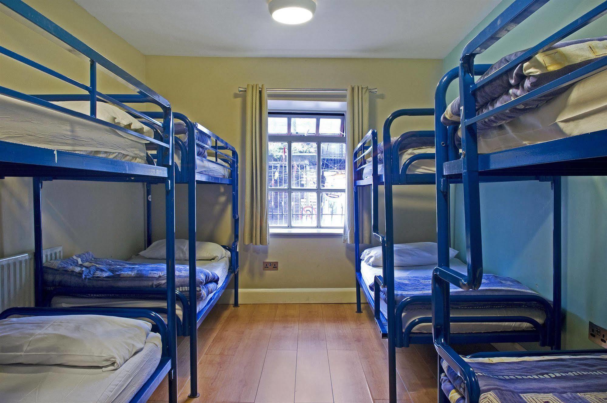 Isaacs Hostel Дъблин Екстериор снимка